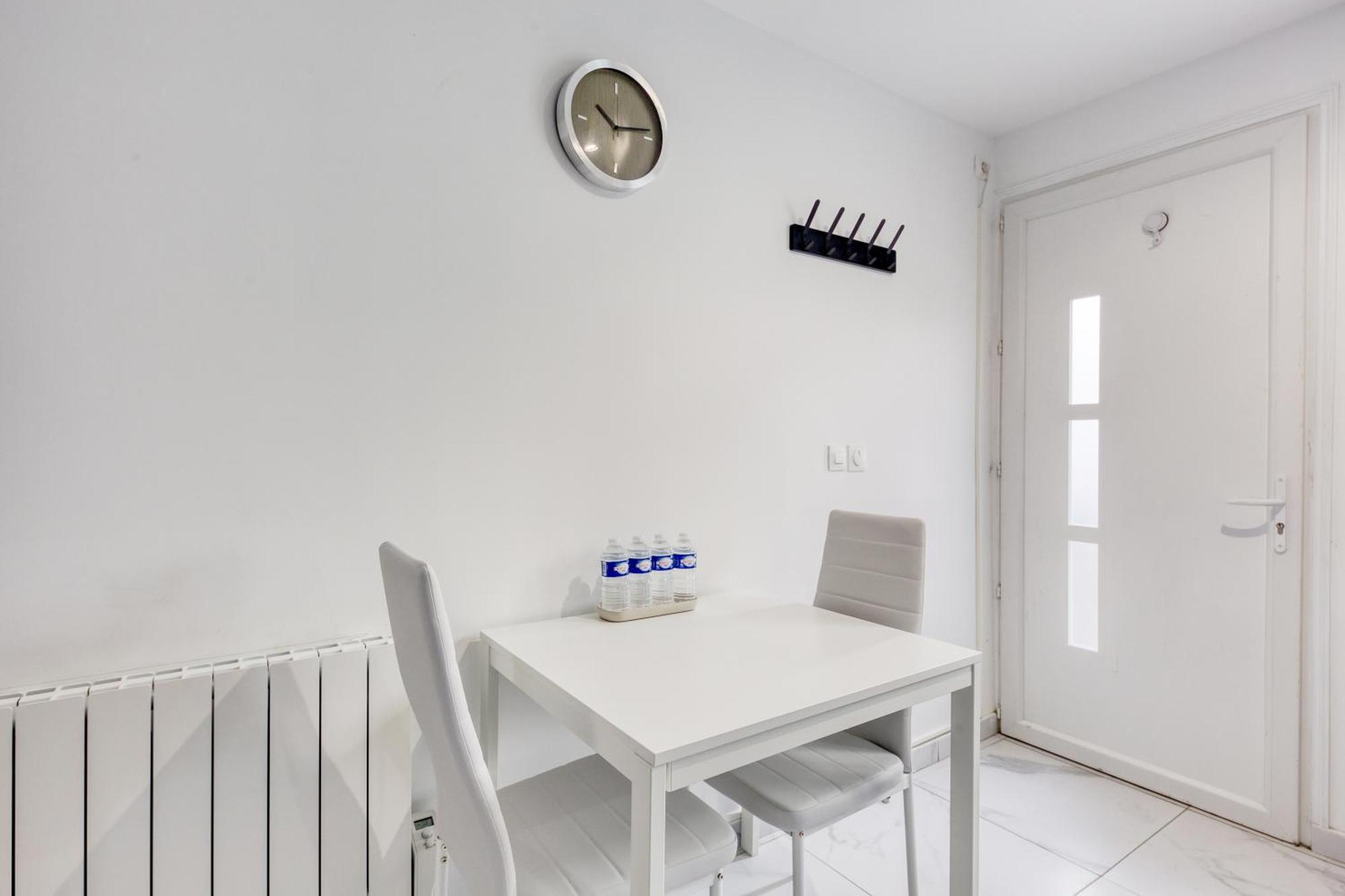 Appartement - 4 Personnes - Parking Prive - Metro 7 - Rer B La Courneuve Exterior photo