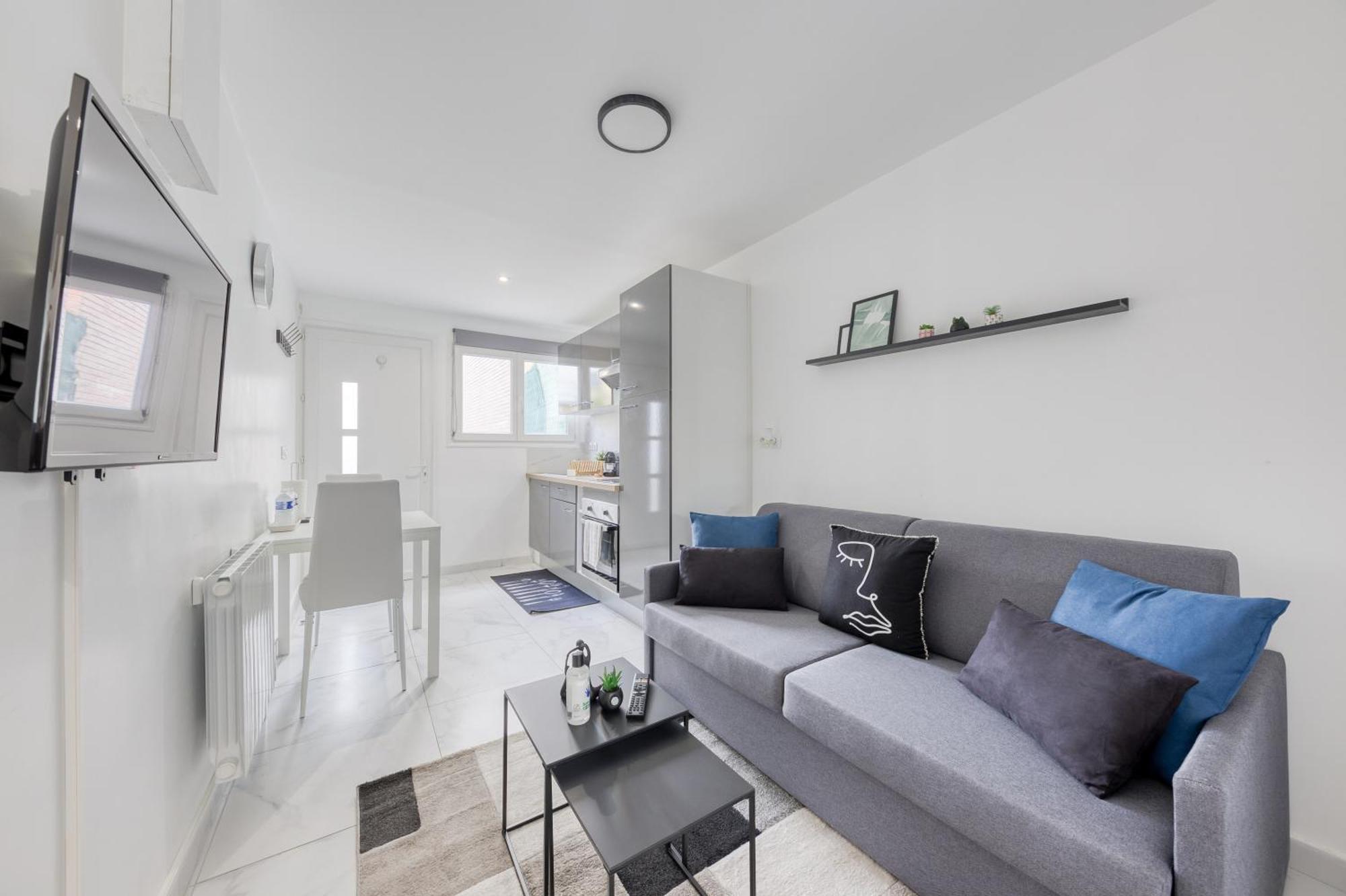 Appartement - 4 Personnes - Parking Prive - Metro 7 - Rer B La Courneuve Exterior photo