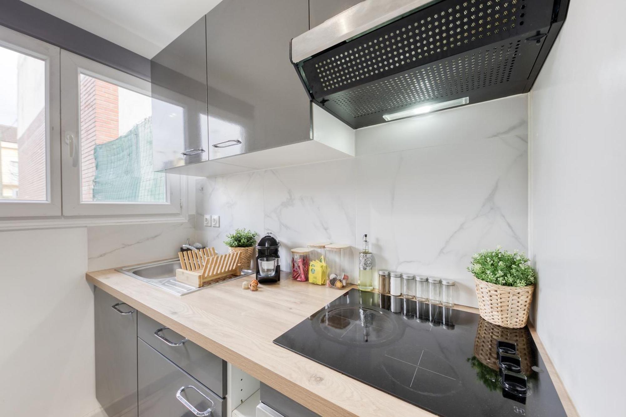 Appartement - 4 Personnes - Parking Prive - Metro 7 - Rer B La Courneuve Exterior photo